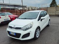 Usata Kia Rio EX 86 CV (63 kW) 2013 Bianco Berlina