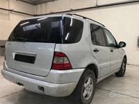 Usata Mercedes ML320 217 CV (159 kW) 2000 Grigio SUV