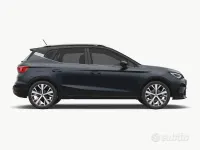 Usata Seat Arona Xperience 95 CV (69 kW) 2024 Grigio SUV