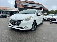 Usata Peugeot 208 92 CV (67 kW) 2013 Bianco Utilitaria