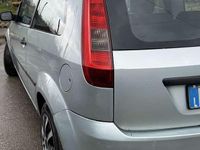 Gebraucht Ford Fiesta Ambiente 75 PS (55 kW) 2004 Kleinwagen