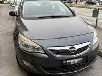 Usata Opel Astra 140 CV (102 kW) 2013 Grigio Berlina