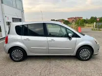 Usata Renault Modus 75 CV (55 kW) 2010 Grigio Monovolume