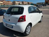 Usata Toyota Yaris Sol 69 CV (50 kW) 2008 Bianco Utilitaria