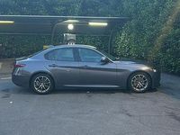 Usata Alfa Romeo Giulia 150 CV (110 kW) 2017 Grigio Berlina