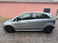 Usata Mercedes B180 109 CV (80 kW) 2008 Grigio Monovolume