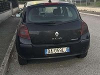 Usata Renault Clio II 68 CV (50 kW) 2006 Berlina