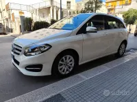 Usata Mercedes B180 109 CV (80 kW) 2018 Bianco Utilitaria