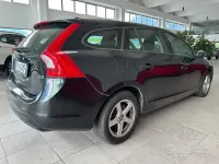 Usata Volvo V60 Business Edition 150 CV (110 kW) 2018 Nero Station wagon