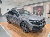 Usata VW Touareg R-line 231 CV (169 kW) 2024 Grigio SUV