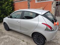 Usata Lancia Ypsilon 69 CV (50 kW) 2018 Grigio Utilitaria