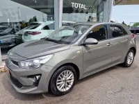Usata Kia Rio Style 101 CV (74 kW) 2022 Grigio metallizzato Berlina