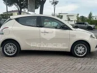 Usata Lancia Ypsilon Gold 69 CV (50 kW) 2017 Bianco Utilitaria