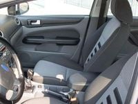 Usado Ford Focus Style 109 HP (80 kW) 2011 Prateado Carrinha