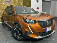 Usata Peugeot 2008 Allure 102 CV (75 kW) 2023 Arancione SUV