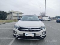 Usata VW T-Roc Style 110 CV (80 kW) 2023 Grigio SUV