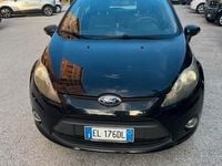 Usata Ford Fiesta 95 CV (69 kW) 2012 Nero Utilitaria