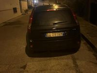 Usata Ford Fiesta 73 CV (53 kW) 2006 Nero Utilitaria