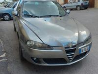 Usata Alfa Romeo 147 116 CV (85 kW) 2006 Grigio Utilitaria