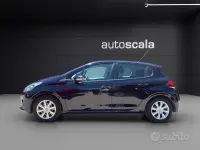 Usata Peugeot 208 Active 82 CV (60 kW) 2017 Blu Utilitaria