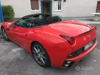 Usata Ferrari California 460 CV (338 kW) 2011 Rosso Cabrio
