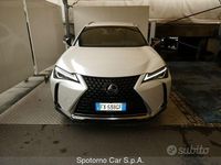 Usata Lexus UX Executive Line 184 CV (135 kW) 2019 Bianco SUV