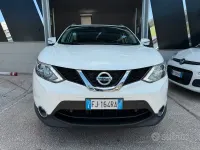 Usata Nissan Qashqai N-Connecta 131 CV (96 kW) 2017 Bianco SUV