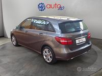 Usata Mercedes B200 Premium 136 CV (100 kW) 2015 Grigio Monovolume