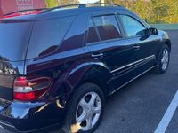 Usata Mercedes ML320 224 CV (164 kW) 2006 Blu SUV