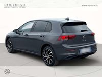 Usata VW Golf VIII Life 131 CV (96 kW) 2022 Dolphin grey metallizzato Berlina