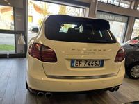 Usata Porsche Cayenne 239 CV (175 kW) 2011 Bianco SUV