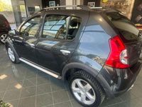 Usata Dacia Sandero Stepway 84 CV (61 kW) 2011 Grigio Berlina