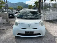 Usata Toyota iQ 68 CV (50 kW) 2009 Bianco Utilitaria