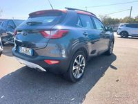 Begagnad Kia Stonic 100 HK (73 kW) 2018 Grå SUV