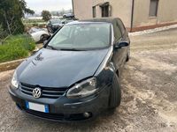 Usata VW Golf V 2004 Blu Utilitaria