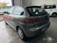 Usata Seat Ibiza Stella 87 CV (63 kW) 2003 Grigio Berlina