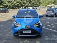 Usata Toyota Aygo Connect Style 72 CV (52 kW) 2019 Bluazzurro Utilitaria