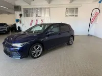 Usata VW Golf VIII R-line 150 CV (110 kW) 2022 Blu metalizzato Berlina