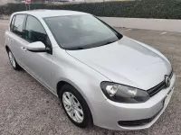 Usata VW Golf VI 105 CV (77 kW) 2010 Argento Utilitaria