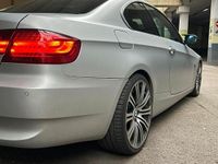 Usata BMW 325 Efficient Dynamics 218 CV (160 kW) 2006 Grigio Coupé
