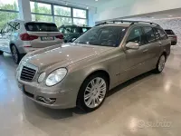 Usata Mercedes E320 Classic 224 CV (164 kW) 2007 Grigio Station wagon