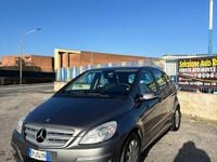 Usata Mercedes B160 95 CV (69 kW) 2012 Grigio Monovolume