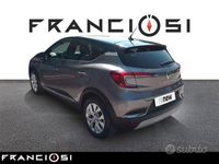 Usata Renault Captur Intens 143 CV (105 kW) 2022 Grigio SUV