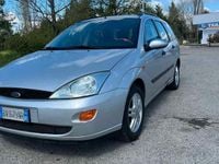 Usata Ford Focus 100 CV (73 kW) 2001 Grigio Station wagon