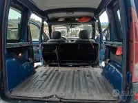 Usata Renault Kangoo 80 CV (58 kW) 2000 Blu Monovolume
