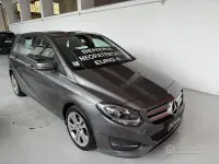 Usata Mercedes B180 122 CV (89 kW) 2015 Grigio Utilitaria