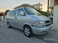 Usata VW Caravelle 151 CV (111 kW) 2001 Grigio Furgone