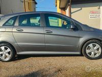 Usata Mercedes B180 Executive 109 CV (80 kW) 2010 Grigio / metallizzato Monovolume
