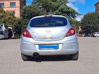 Usata Opel Corsa Club 75 CV (55 kW) 2007 Argento Utilitaria