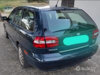 Usata Volvo V40 102 CV (75 kW) 2003 Blu Station wagon